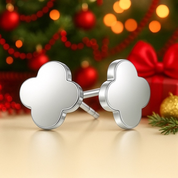 Silver Clover Stud Earrings - Picture 1 of 2